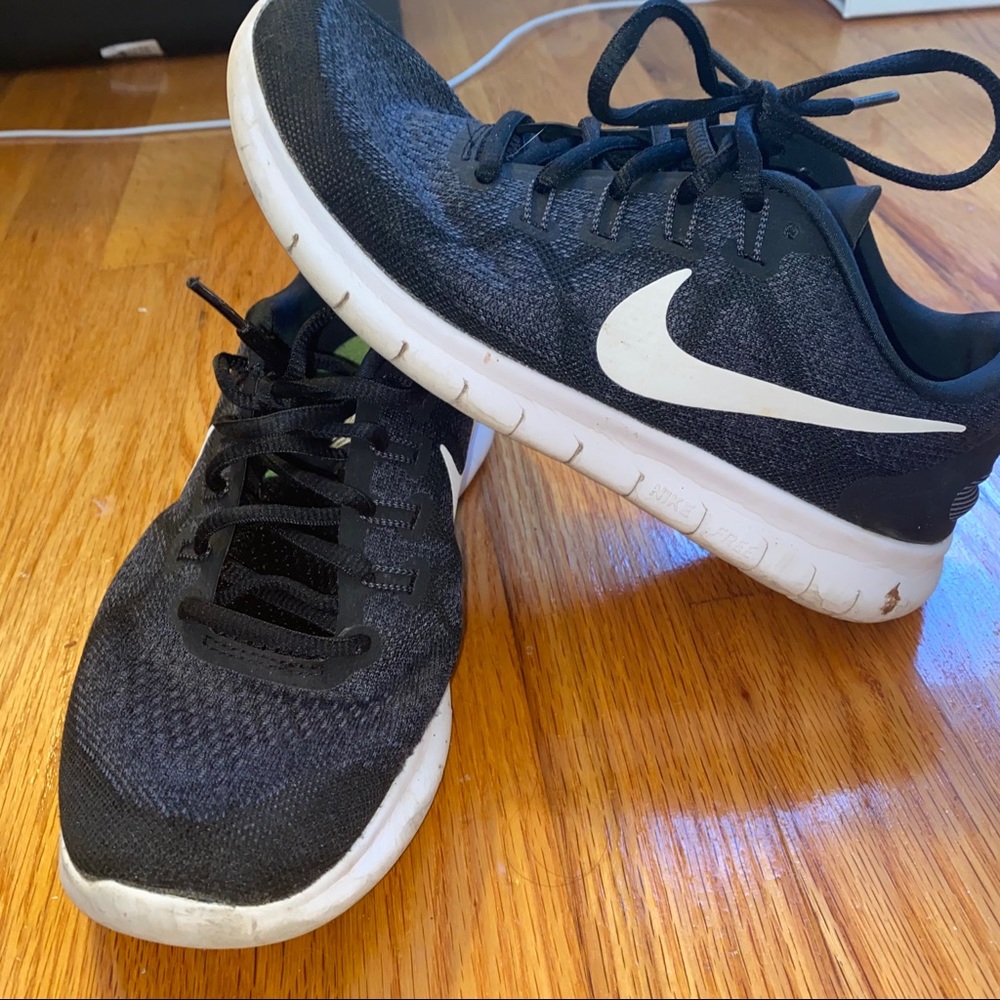 Nike free runs
